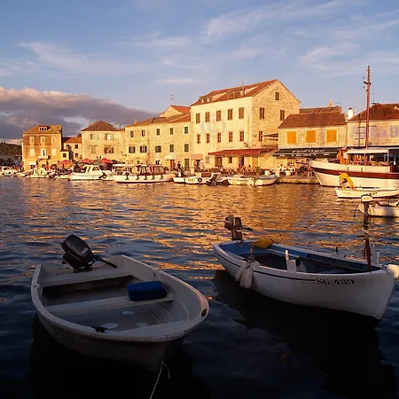 Apartment House At The Seafront Stari Grad (Hvar)