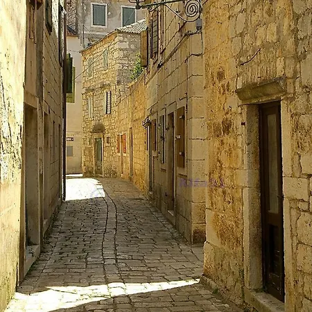 House At The Seafront * Stari Grad (Hvar)