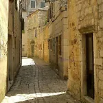 House At The Seafront * Stari Grad (Hvar)